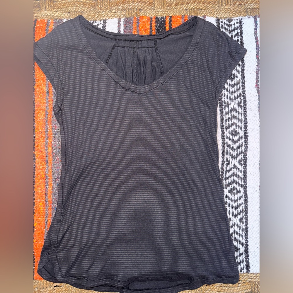 lululemon black tee